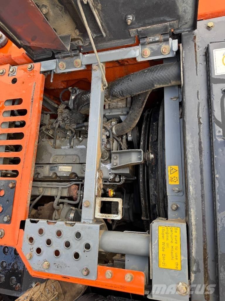 Hitachi ZX 135 US-5B Bageri gusjeničari