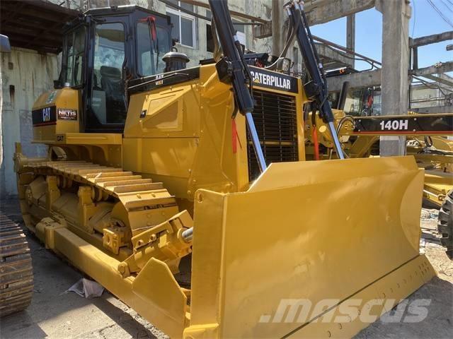 CAT D 6 G Buldožeri gusjeničari