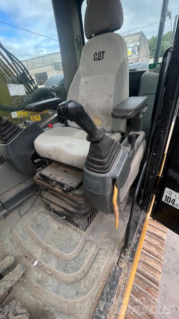 CAT 324 D L Bageri gusjeničari