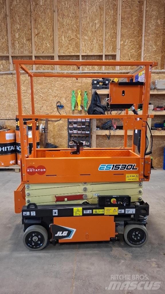 JLG ES 1530 L Škaraste platforme