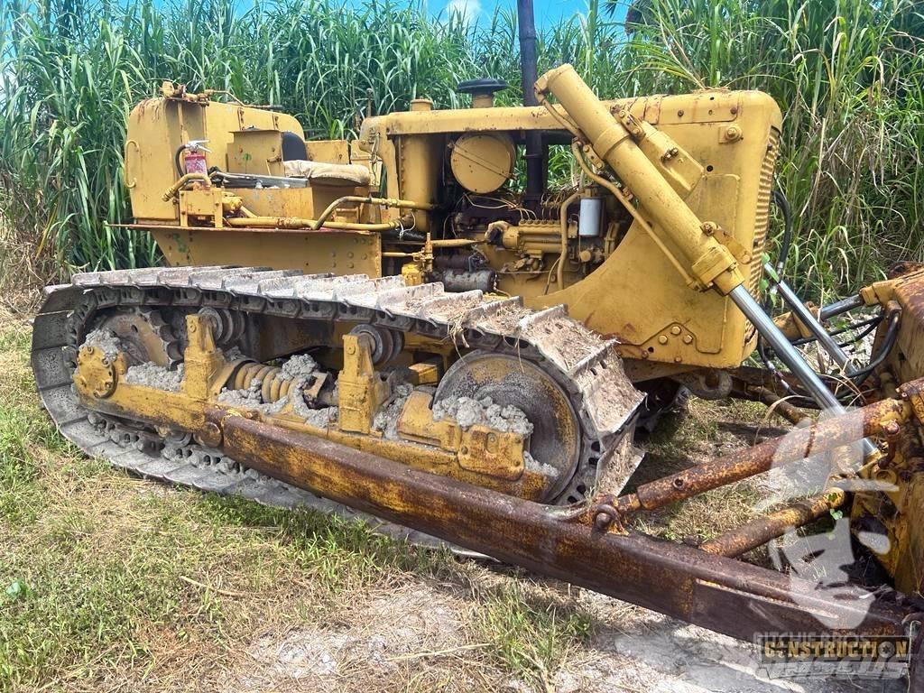 CAT D 6 C Buldožeri gusjeničari