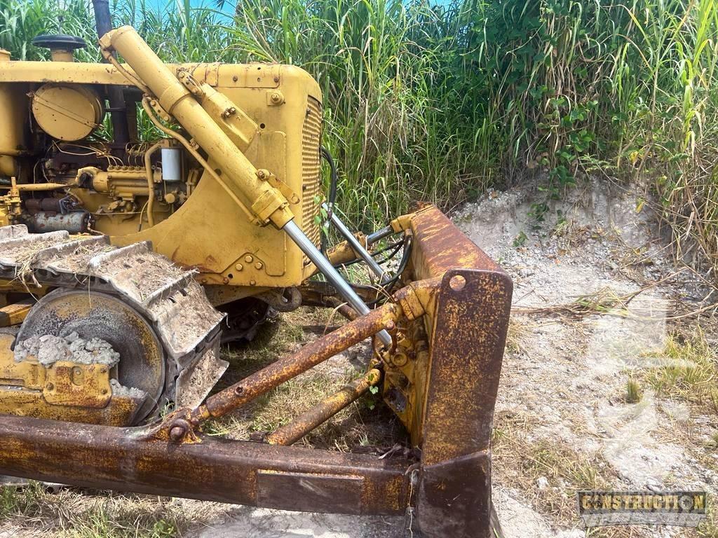 CAT D 6 C Buldožeri gusjeničari