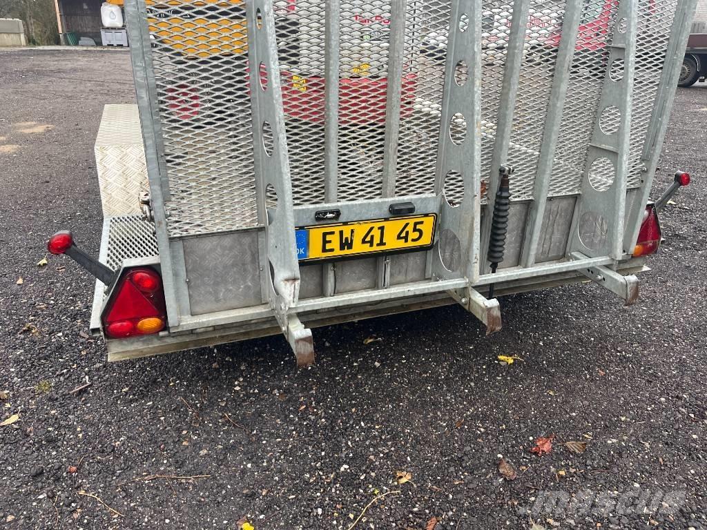 Takeuchi TB 210 R Mini bageri <7t