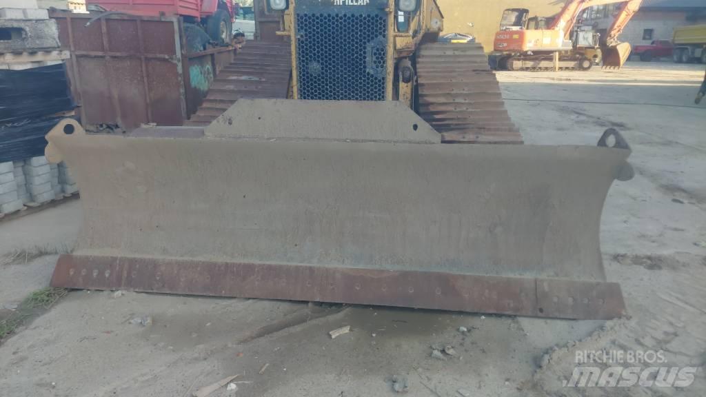 CAT D 4 LGP Buldožeri gusjeničari
