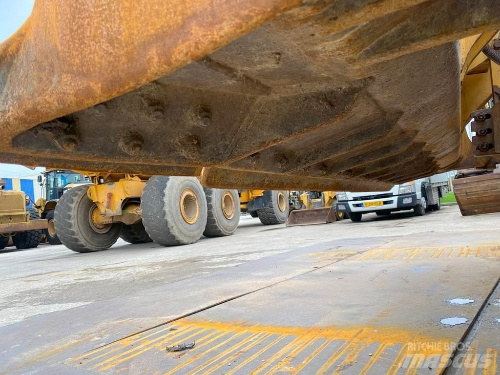 CAT D6T XL NVT Buldožeri gusjeničari
