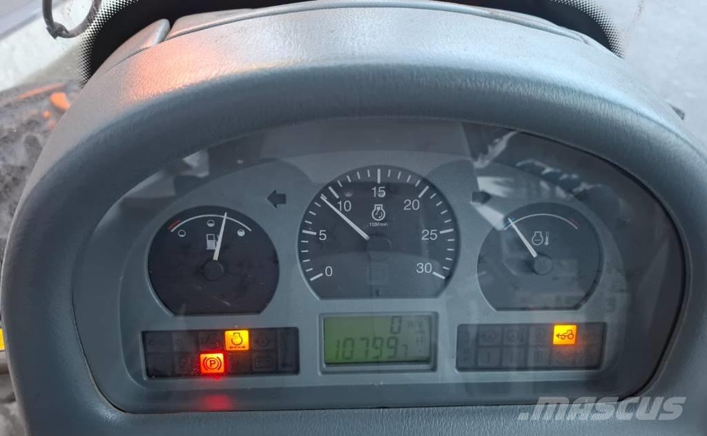 Valtra 8950 Traktori