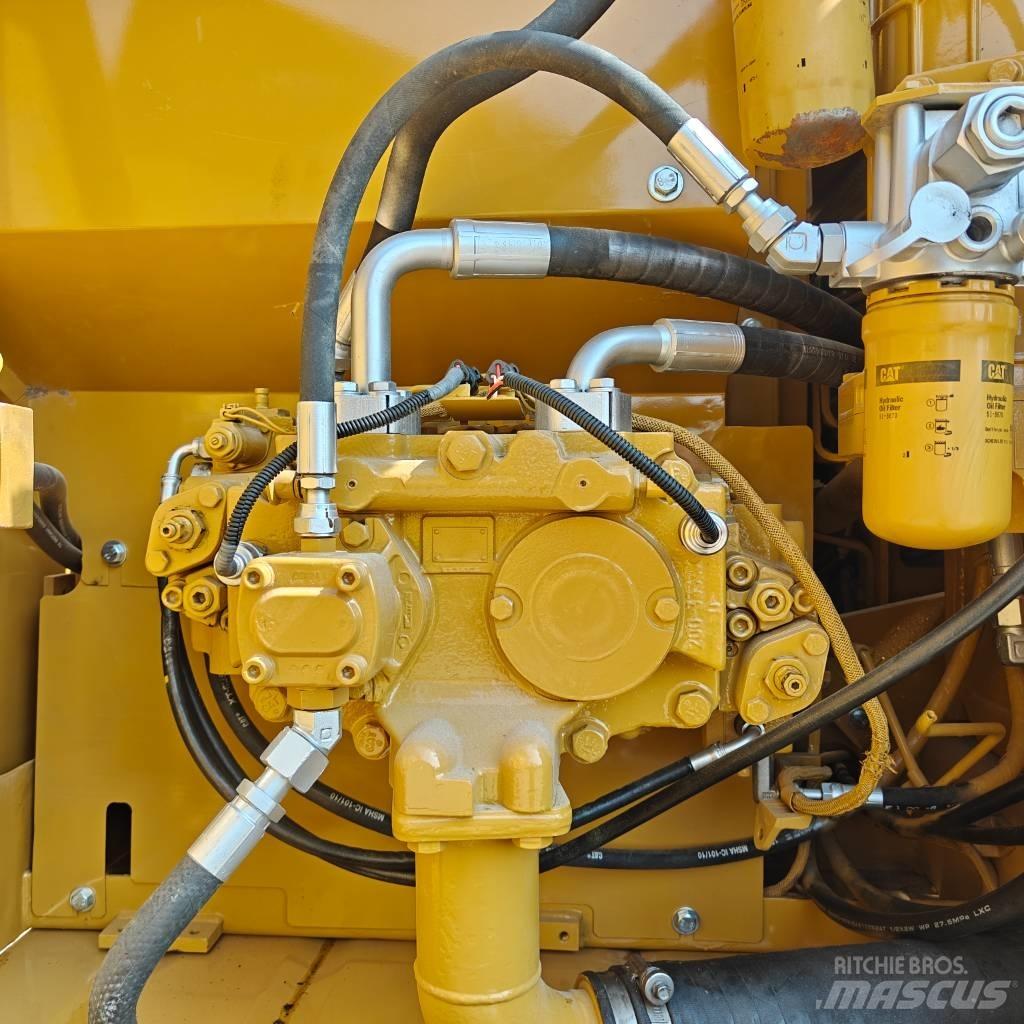 CAT 320D2 Bageri gusjeničari