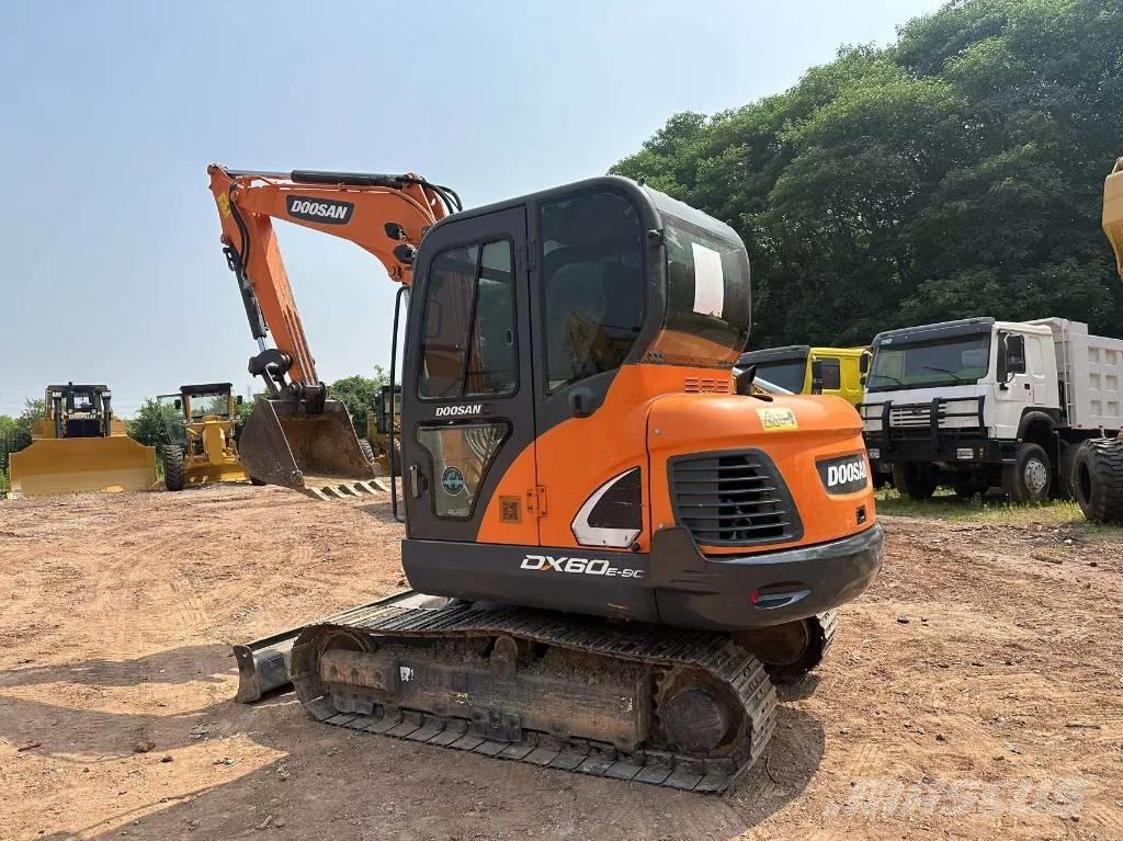Doosan DX 60 Bageri gusjeničari