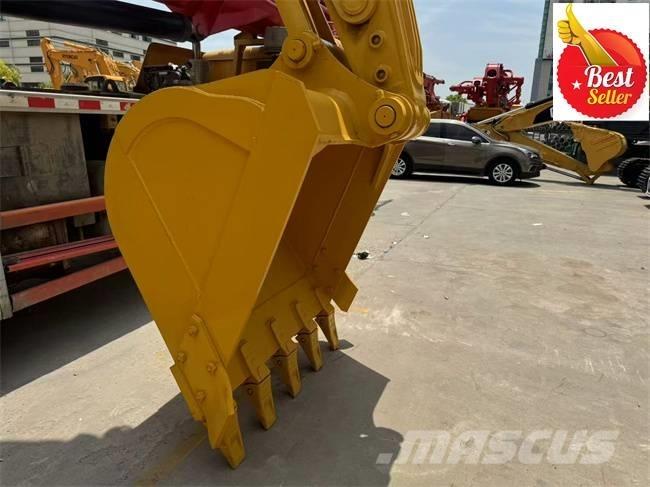Komatsu PC 220 Bageri gusjeničari