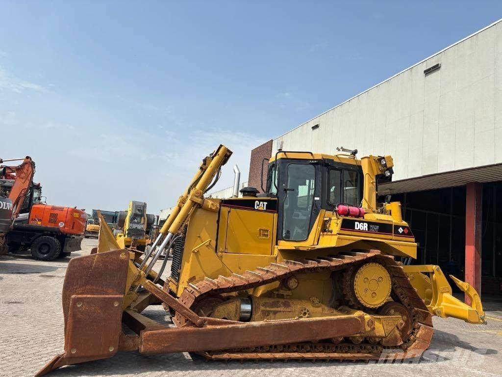 CAT D 6 R XW Buldožeri gusjeničari