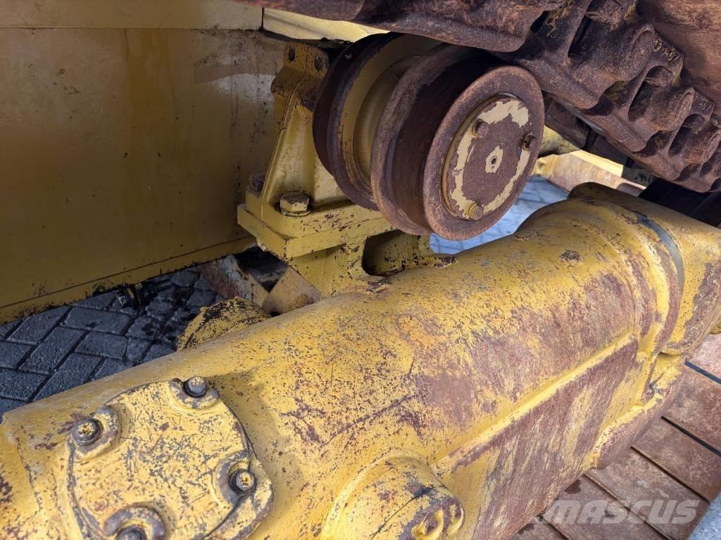 CAT D 6 R XW Buldožeri gusjeničari