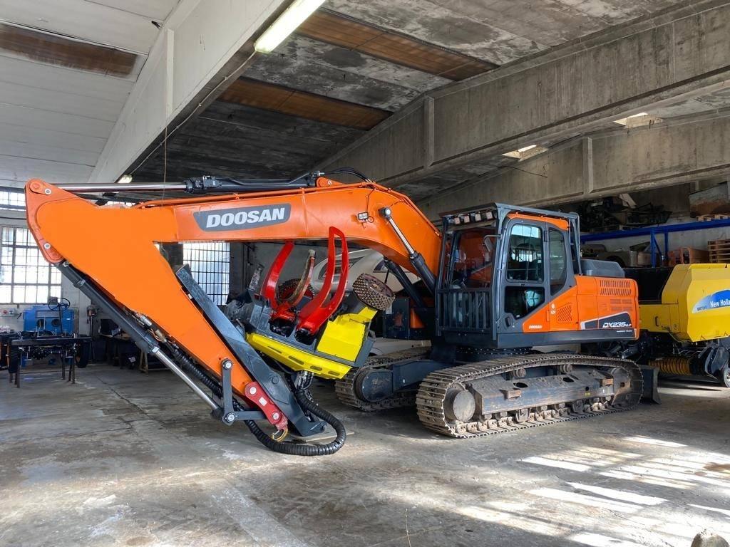 Doosan DX 235 NLC-5 Bageri gusjeničari