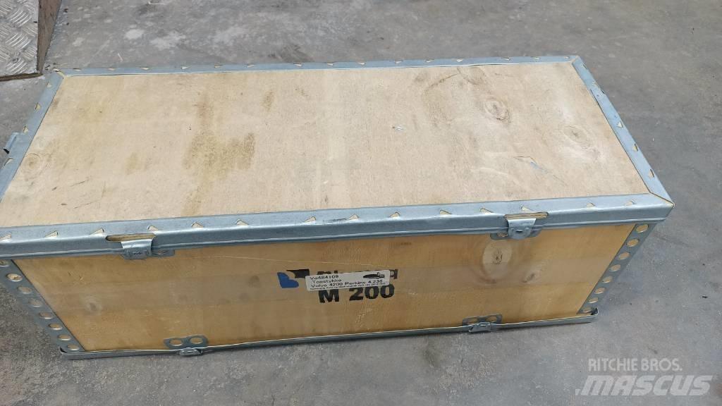 Volvo 4200 Motori