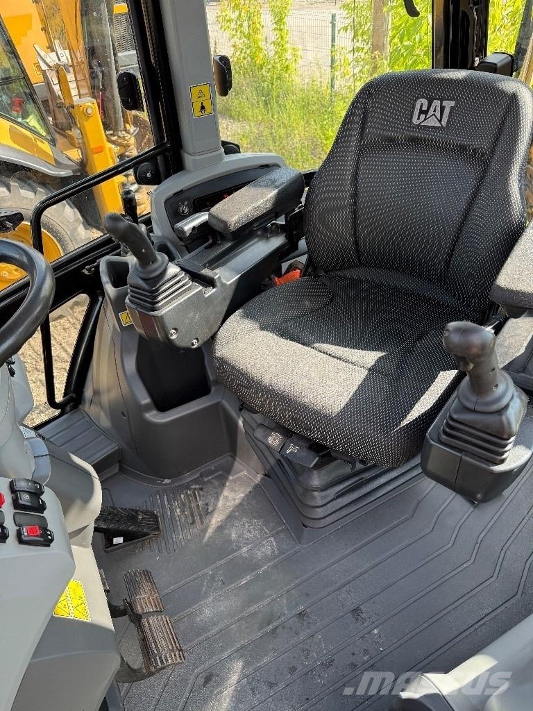 CAT 444 Utovarni rovokopači