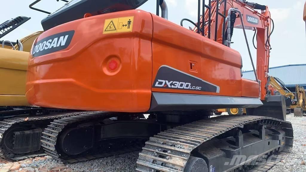 Doosan dx300lc-9 Bageri gusjeničari