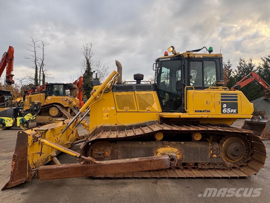 Komatsu D65PX-18 Buldožeri gusjeničari