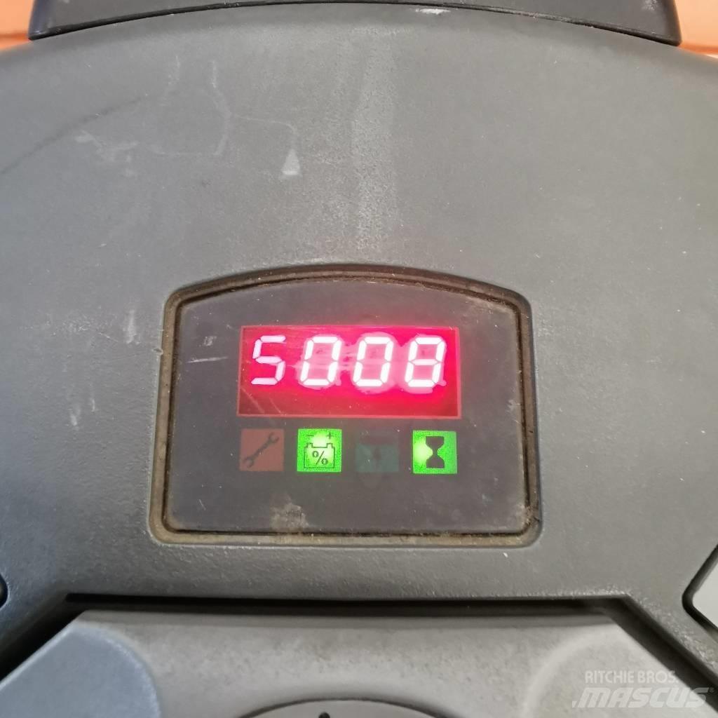 BT OSE 250 P Niskopodizni komisioni viličar