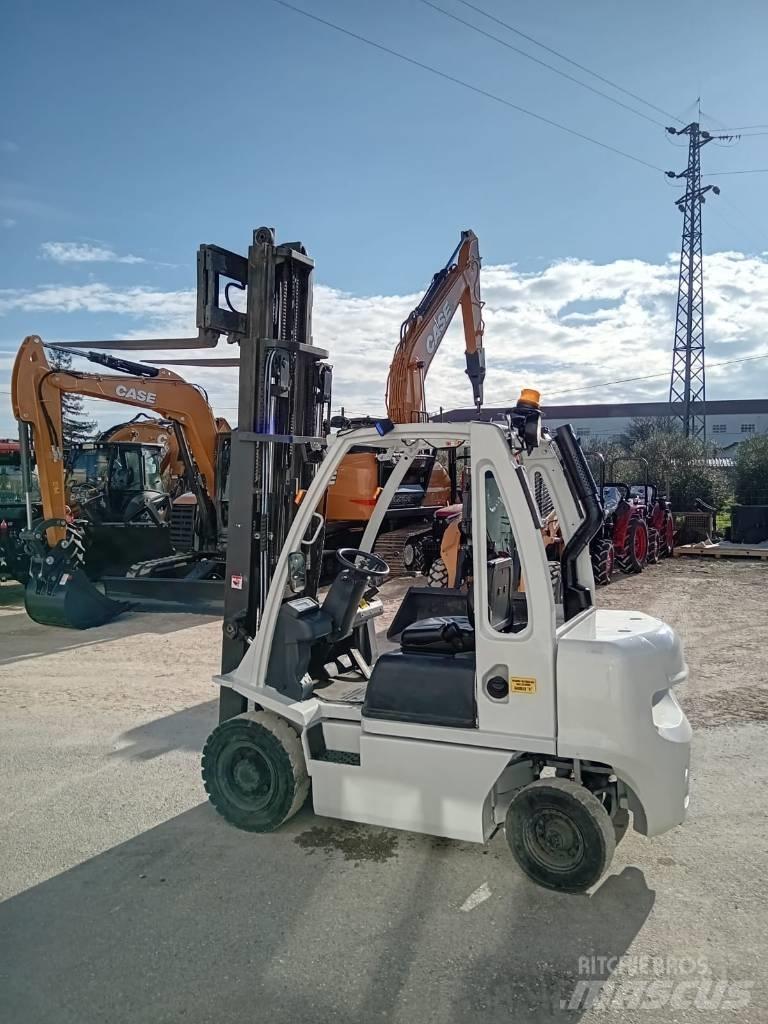 UniCarriers DX 25 Dizelski viličari