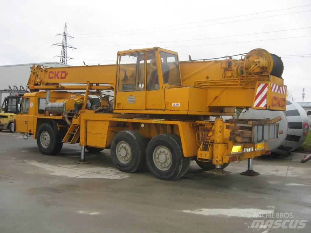 Tatra CKD Rabljene dizalice za težak teren
