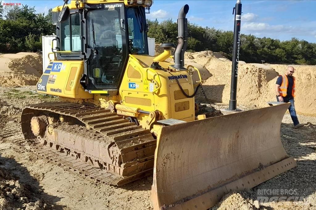 Komatsu D51 PX-24 Buldožeri gusjeničari