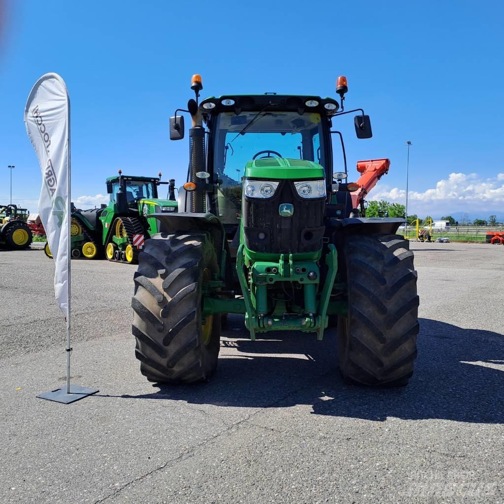 John Deere 6210 R Traktori