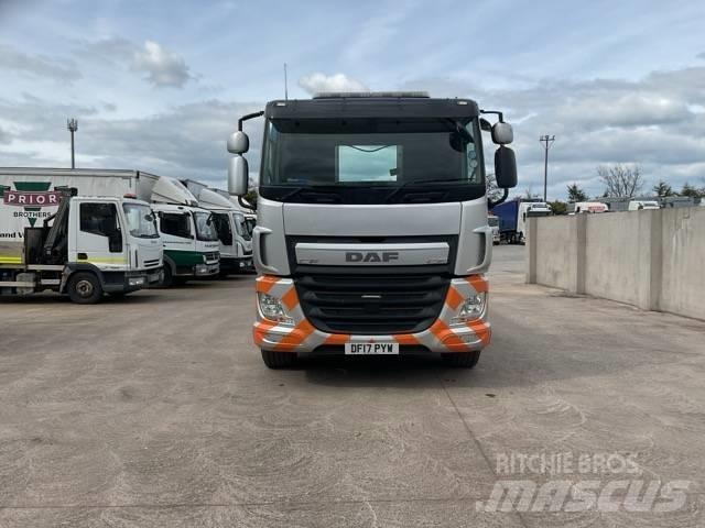DAF CF 330 Kamioni s ravnim pločom / vitlom