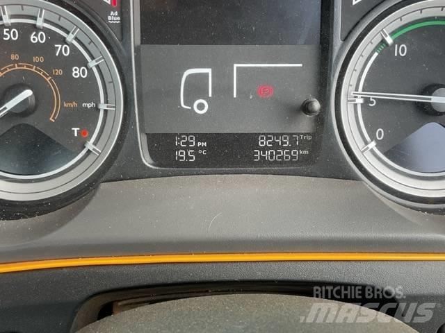 DAF CF 330 Kamioni s ravnim pločom / vitlom