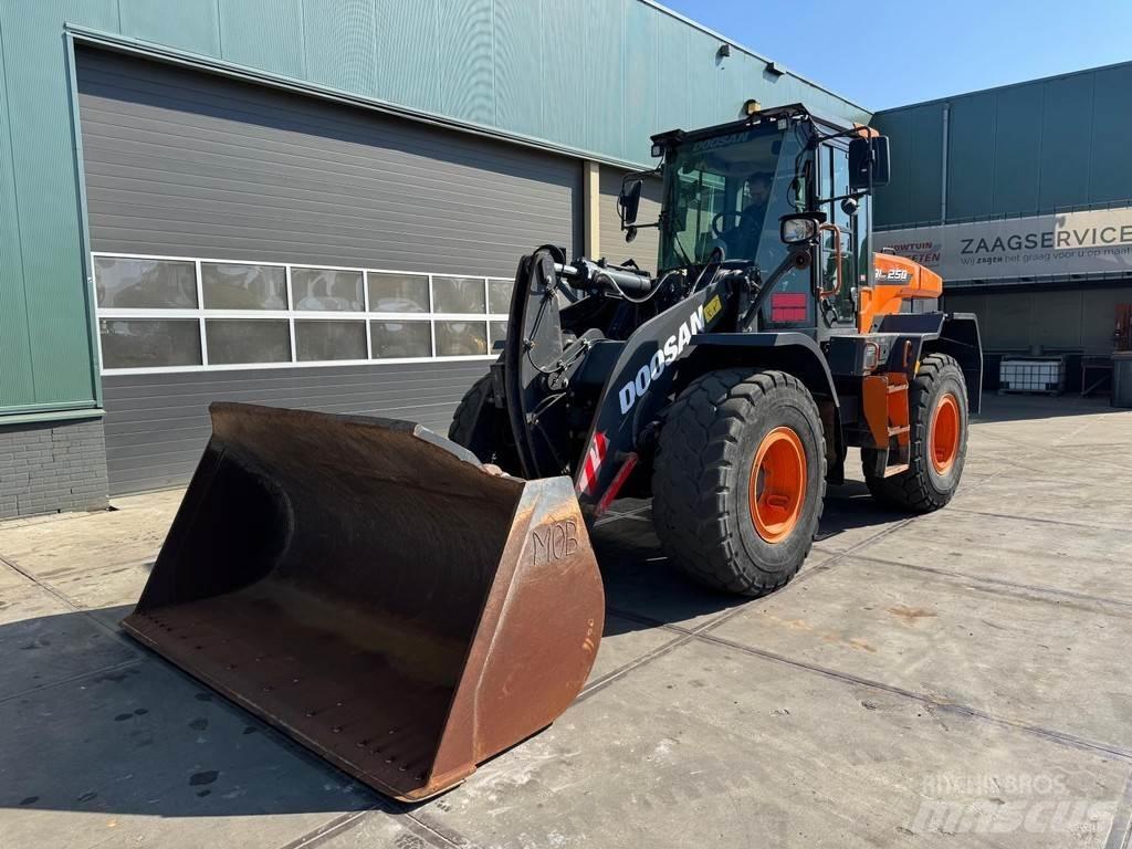 Doosan DL250-7 Utovarivači na kotačima