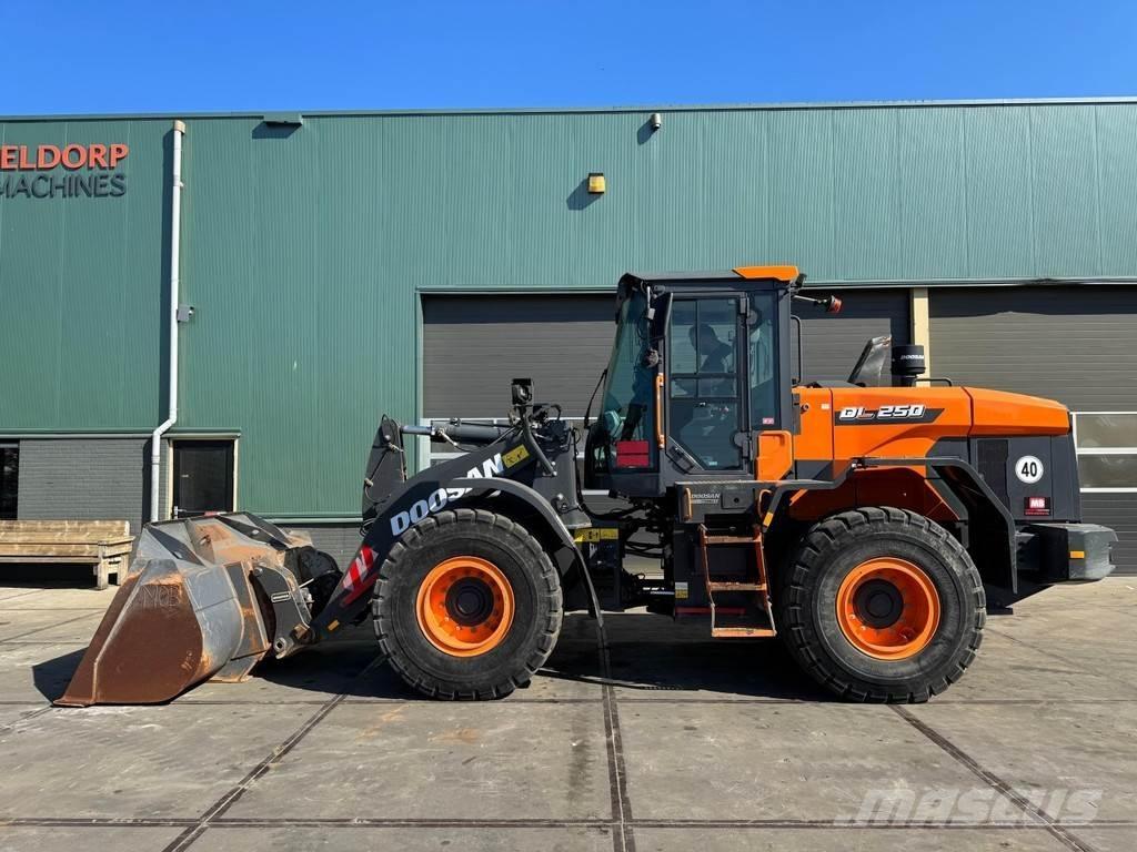 Doosan DL250-7 Utovarivači na kotačima