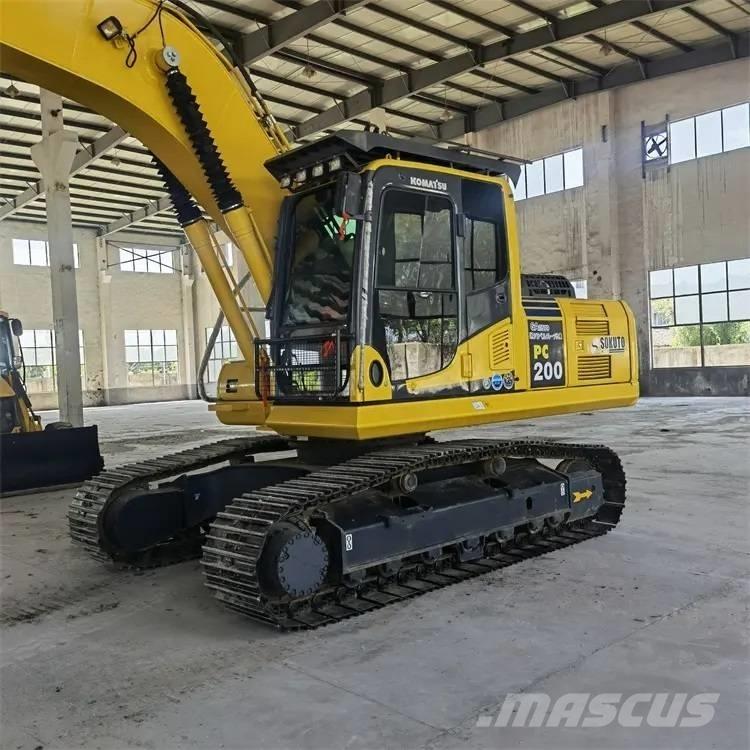 Komatsu PC200-8 Bageri gusjeničari