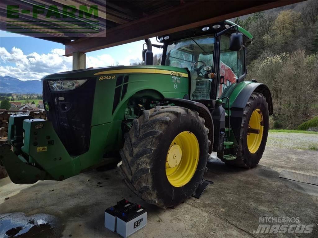 John Deere 8245 R Traktori