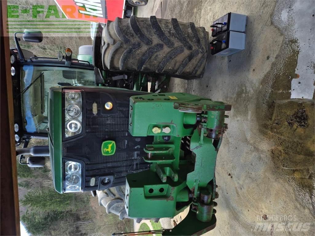 John Deere 8245 R Traktori