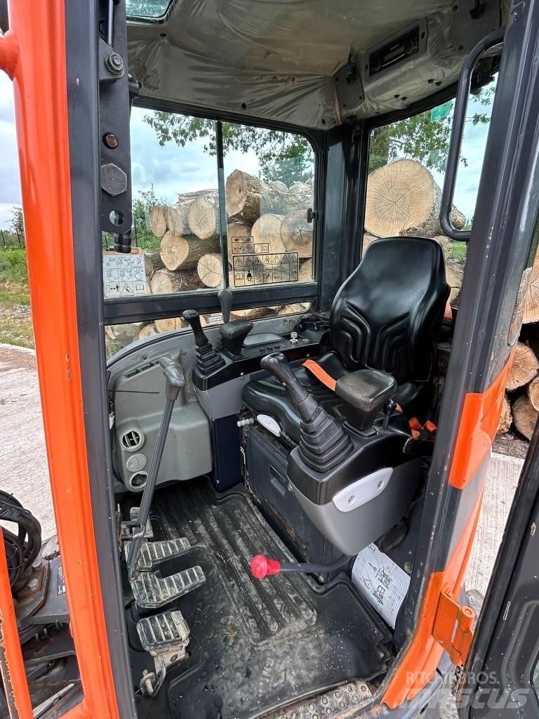 Doosan DX 27 Z Mini bageri <7t