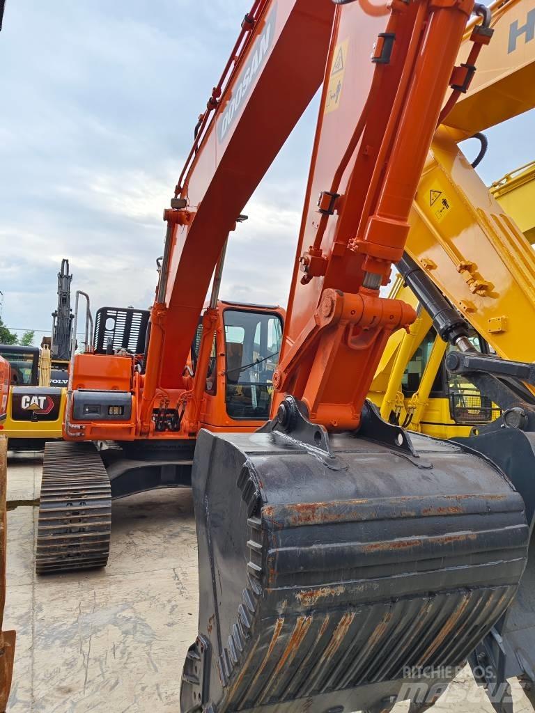 Doosan 225 LC Bageri gusjeničari