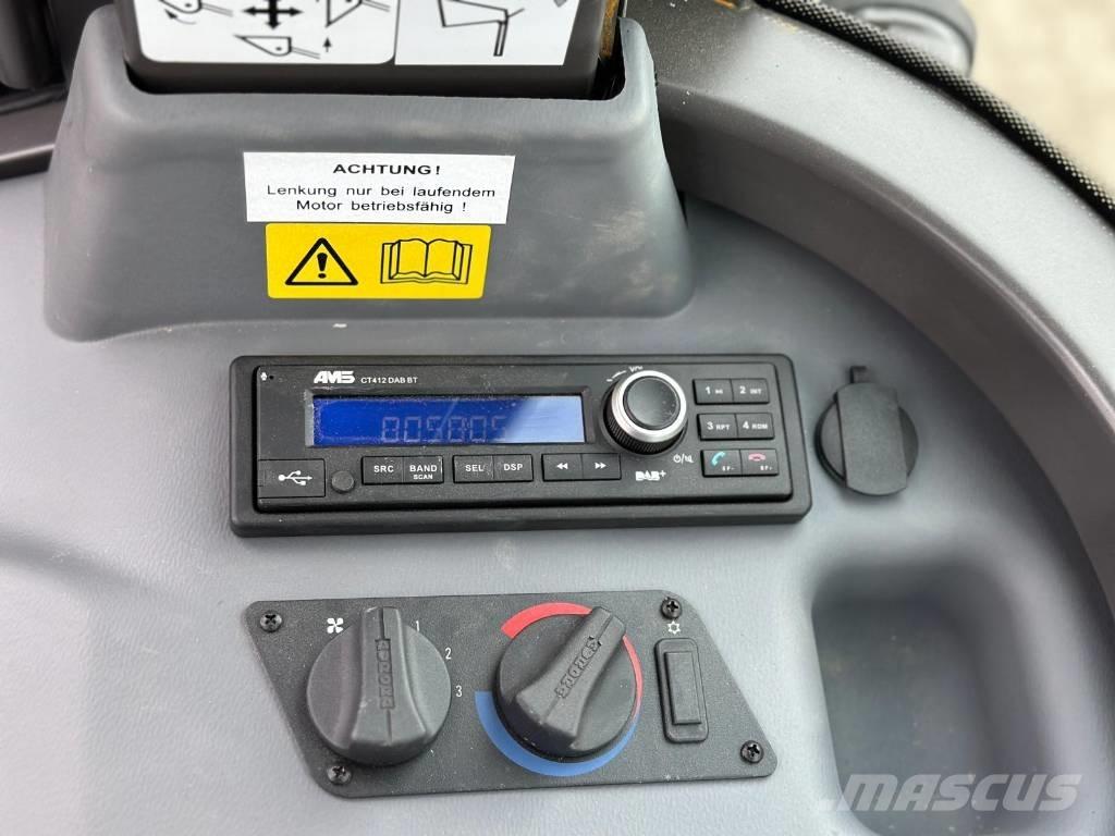 Mecalac AX 700 Utovarivači na kotačima