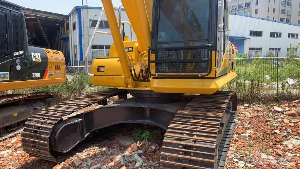 Komatsu PC 210 Bageri gusjeničari