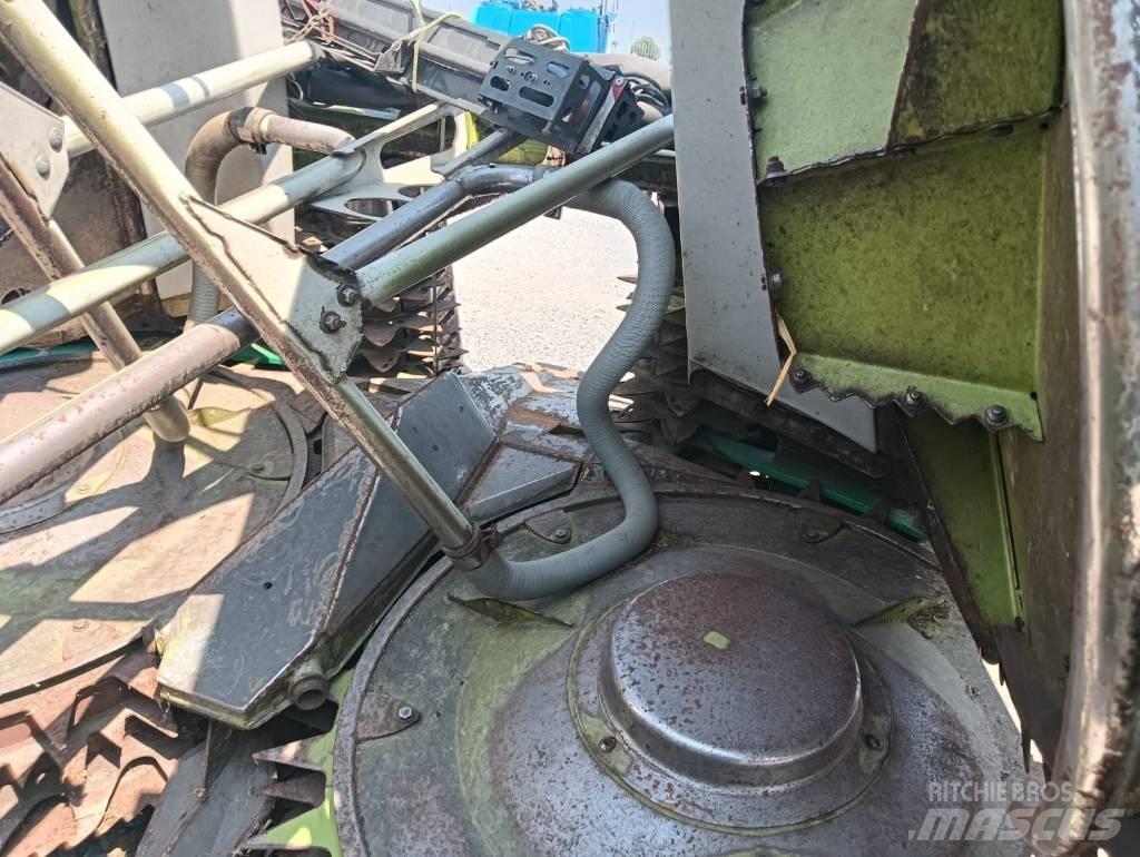 CLAAS Orbis 600 Strojevi za krmu na vlastiti pogon