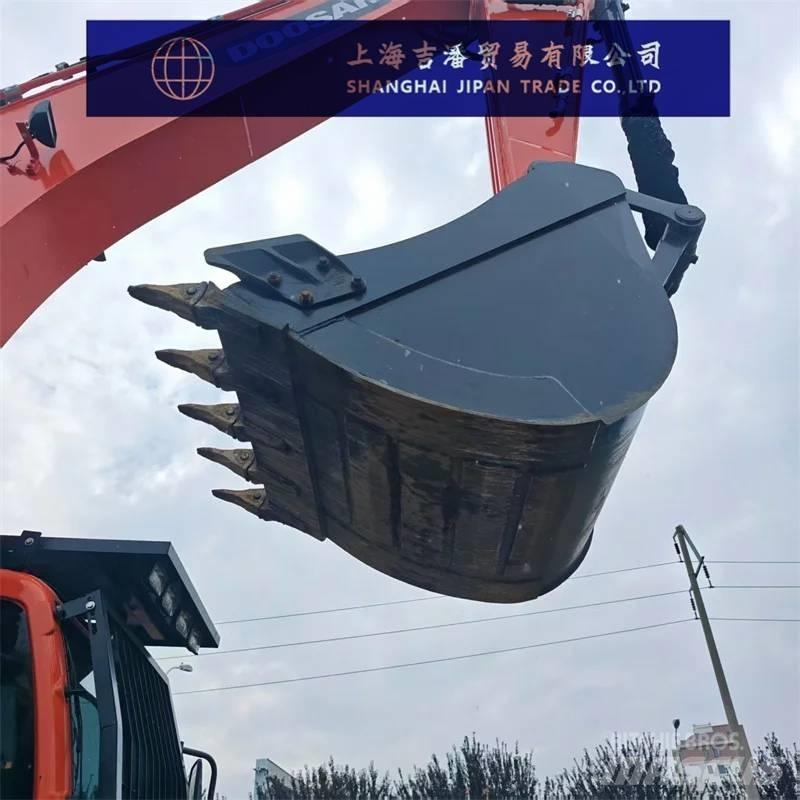 Doosan DX 225 Bageri gusjeničari