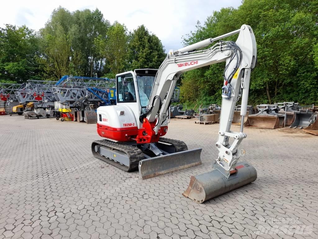 Takeuchi TB 250-2 Mini bageri <7t