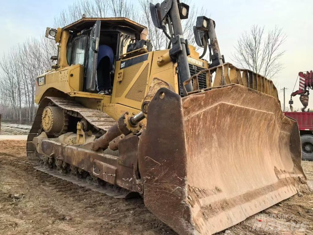 CAT D8T bulldozers Buldožeri gusjeničari