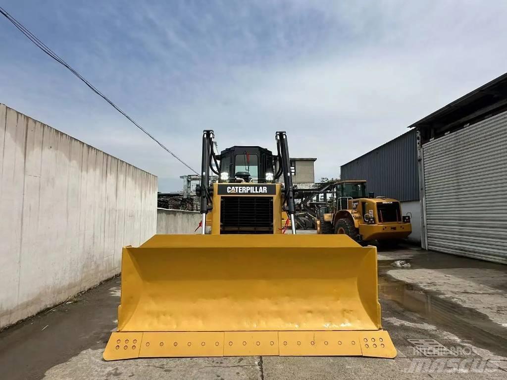 CAT D 6 R Buldožeri gusjeničari