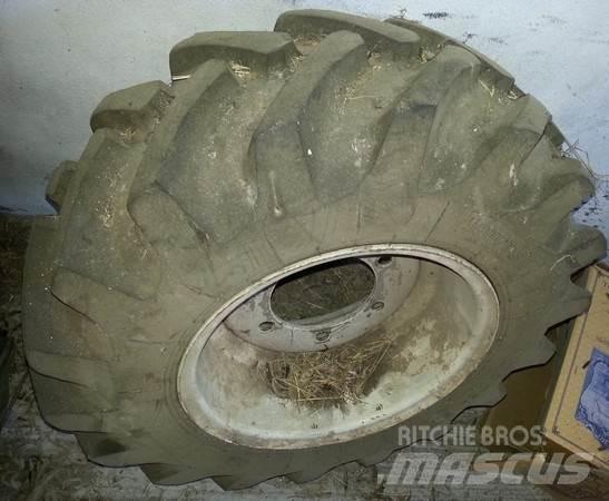  Pneu 10-15.3 Gume, kotači i naplatci