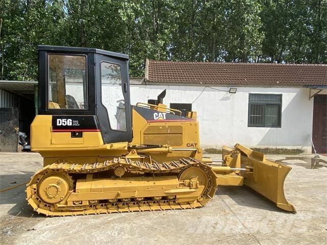 CAT D5G Buldožeri gusjeničari
