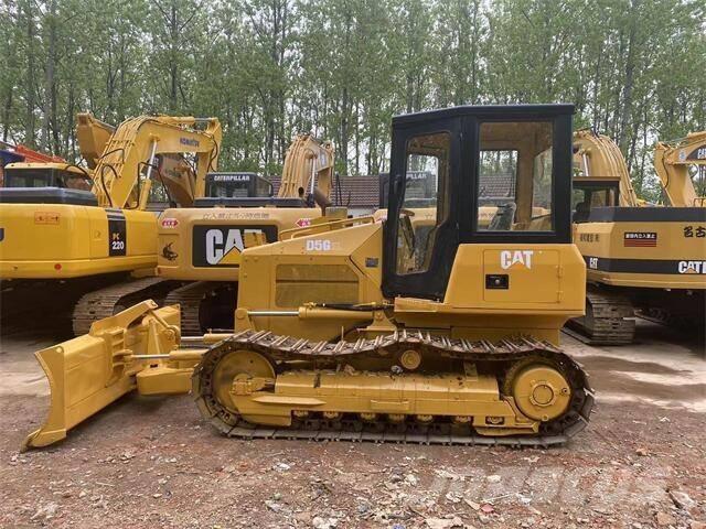 CAT D5G Buldožeri gusjeničari