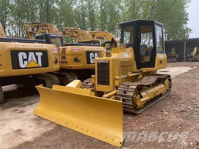 CAT D5G Buldožeri gusjeničari