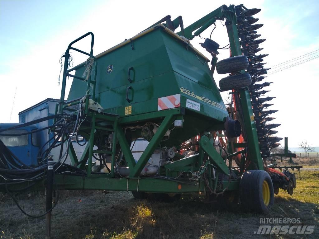 John Deere 740 A 9m Sijačice