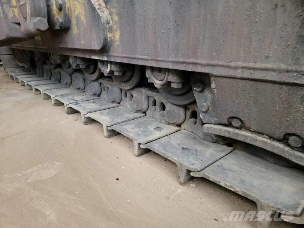 CAT D7G2 Buldožeri gusjeničari