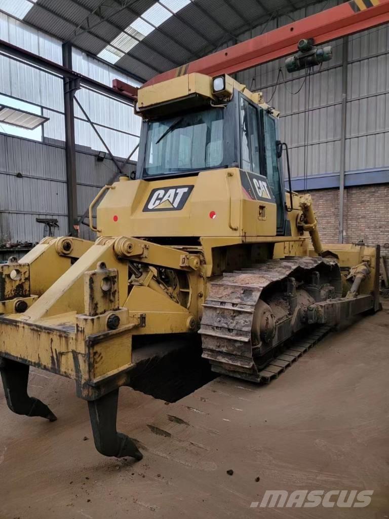 CAT D7G2 Buldožeri gusjeničari