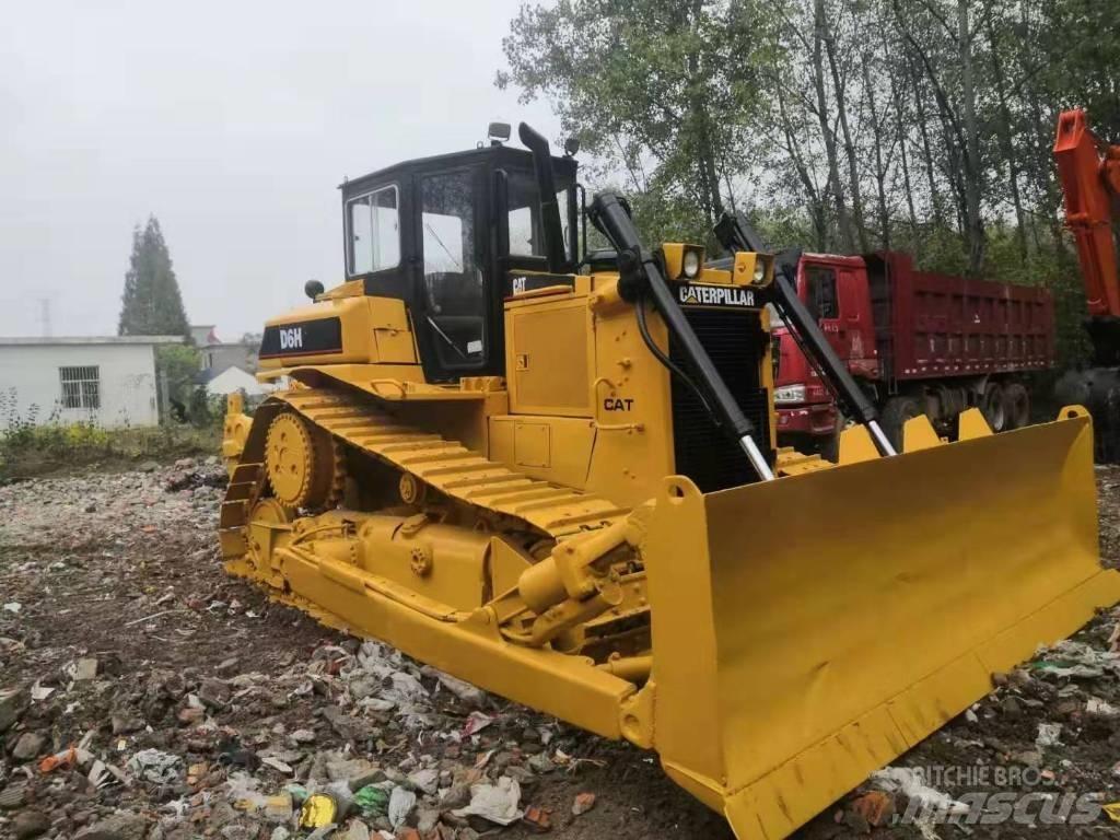 CAT D 6 H Buldožeri gusjeničari