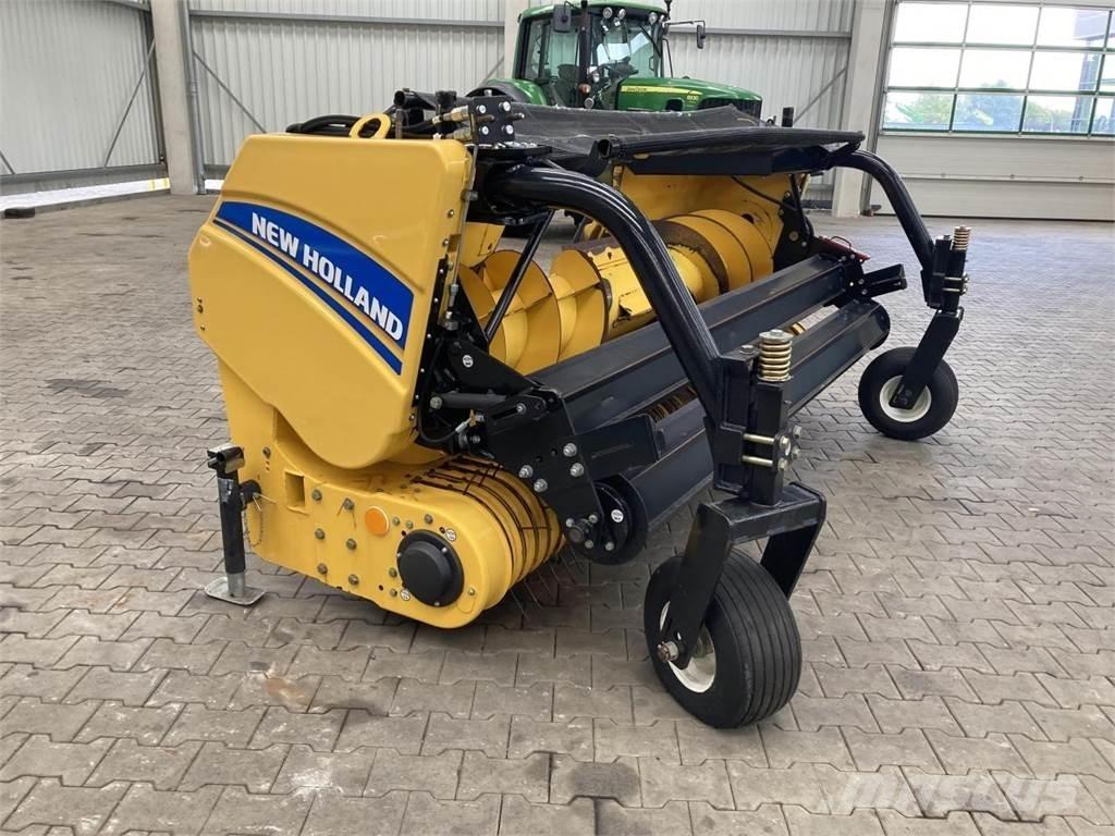 New Holland FR700 Strojevi za krmu na vlastiti pogon